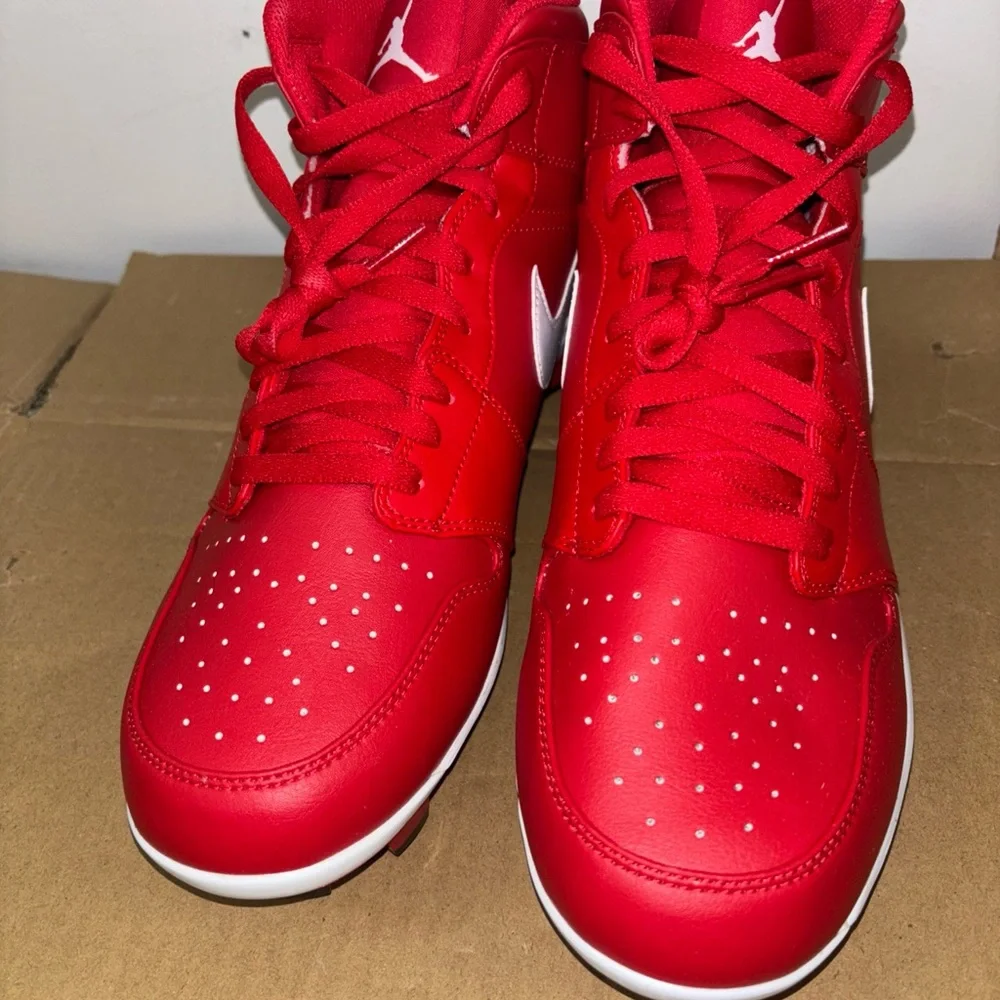 Nike Air Jordan 1 Retro MCS University Red and White Sneakers size 8
